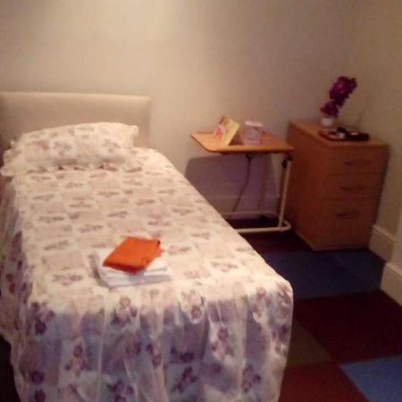 Carer 4 You Residential Home Upholland Esterno foto