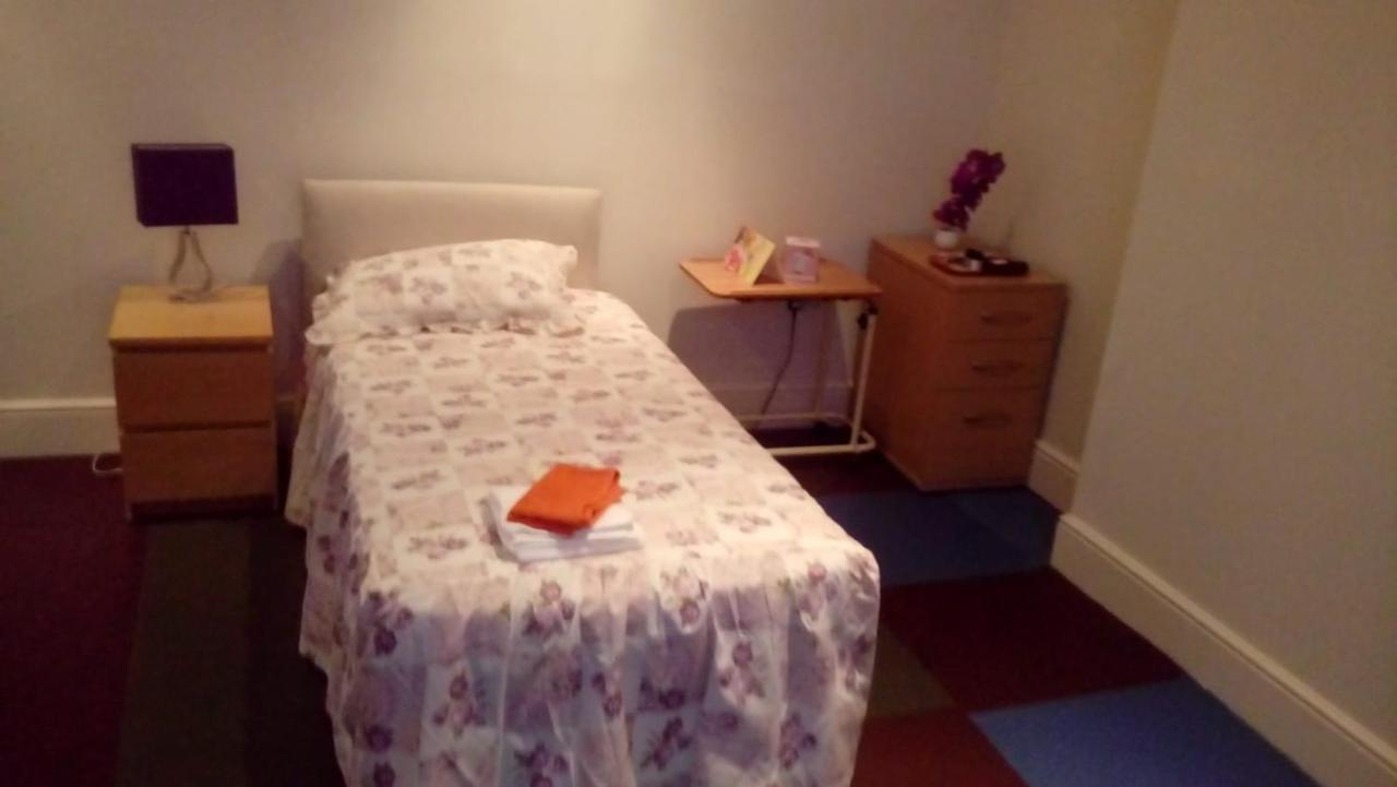 Carer 4 You Residential Home Upholland Esterno foto