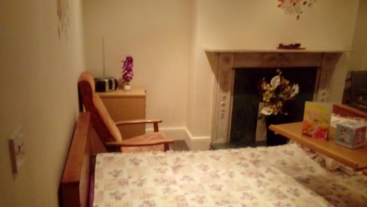 Carer 4 You Residential Home Upholland Esterno foto
