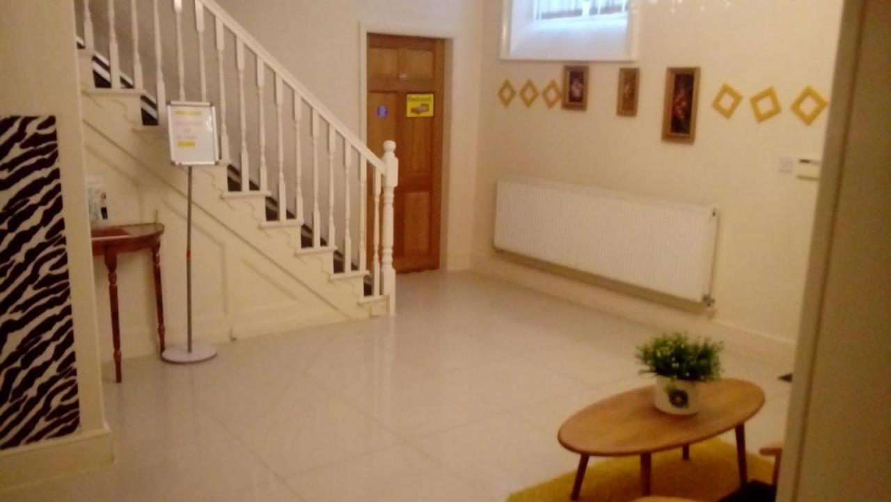 Carer 4 You Residential Home Upholland Esterno foto